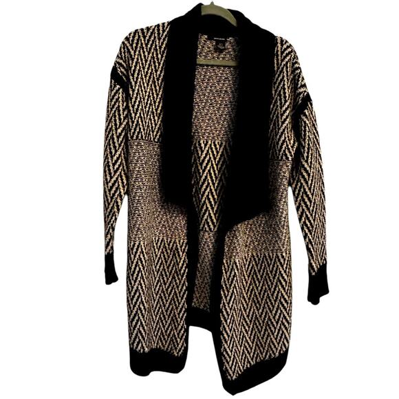 DKNY Black and White Chevron Pattern Women Sweater (M) - Picture 1 of 4